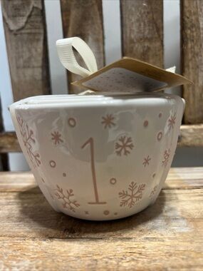 Rae Dunn Measuring Cups Snowflake Design Magenta Artisian Collection